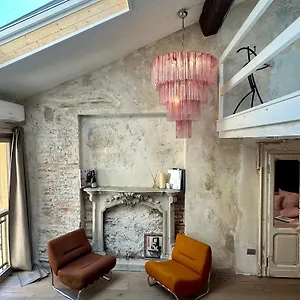 Appartamento Charming And Design Attic Loft In Coolest Area Navigli Ticinese, Milano